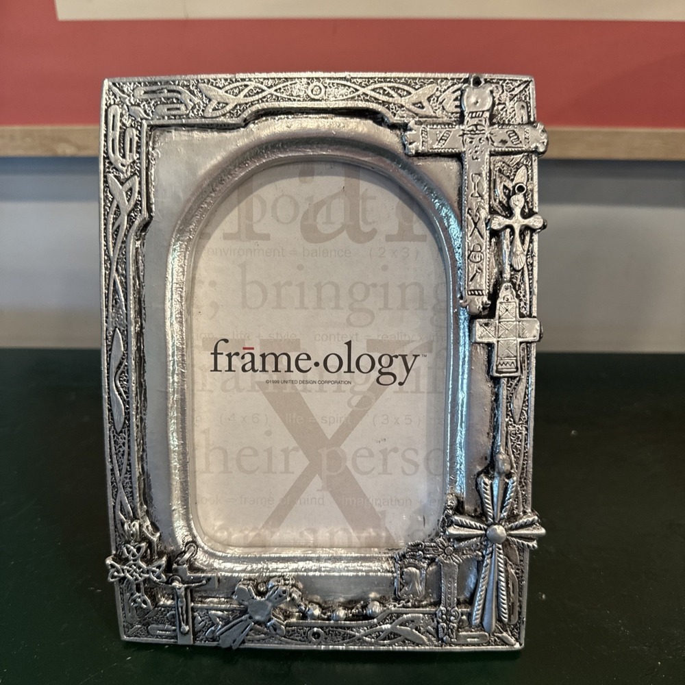 Frameology Ornate Silver Tone Cross Photo‎ Frame Religious Home Decor 4x6